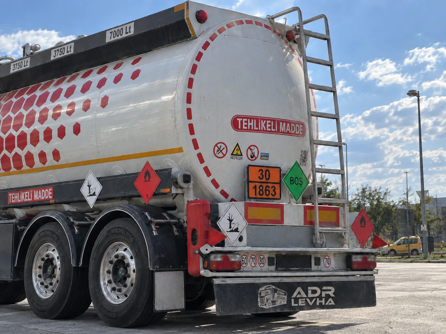 30-1863 JET YAKITI Tanker Levhası